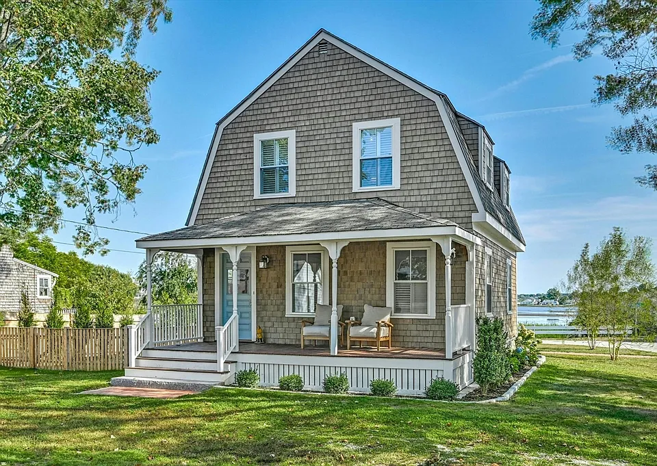17 Pondview Ave