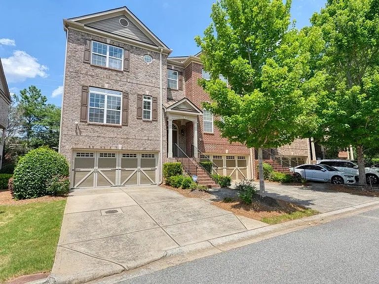 3888 Fairhill Point — Photo 2