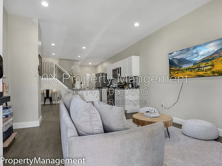 564 Kimball Pl — Photo 2