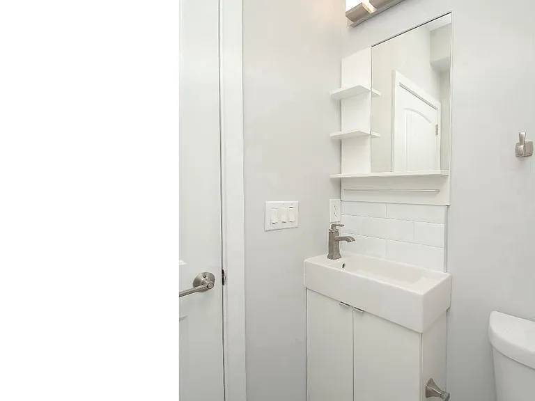 2564 Frankford Ave #2 — Photo 8
