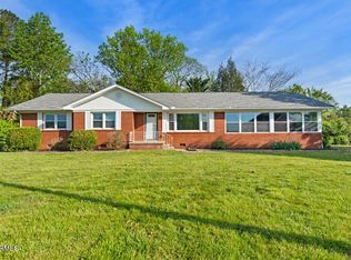 117 W Hutchinson Cir, Oak Ridge, TN 37830