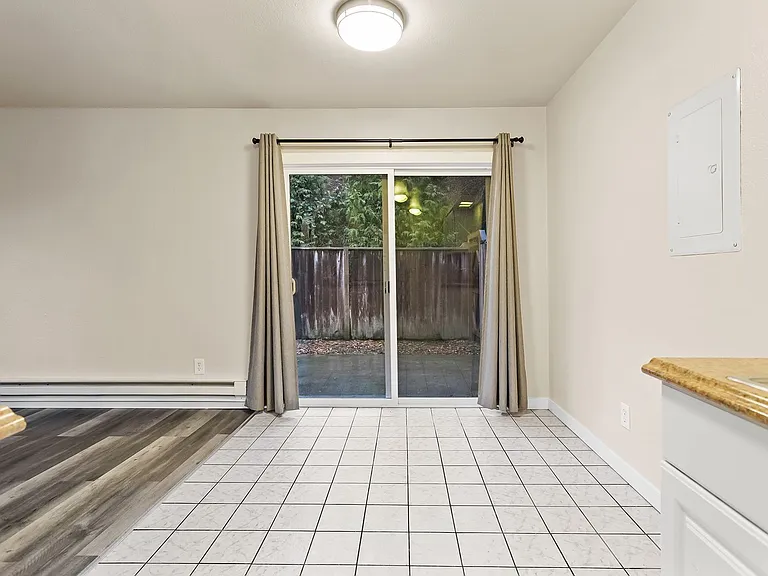 17354 SW Merlo Rd — Photo 22