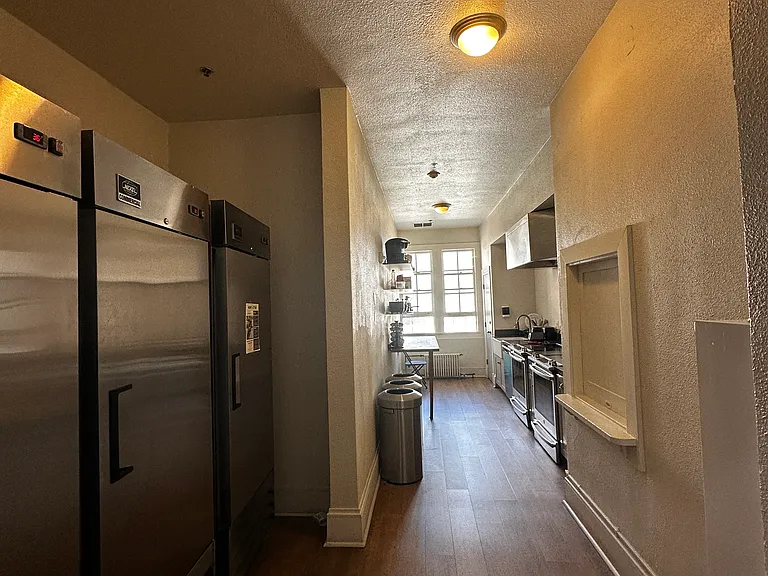 Webster Apartment — Photo 8