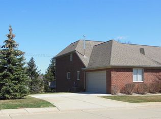 6099 Dana Rose Dr, Washington, MI 48094