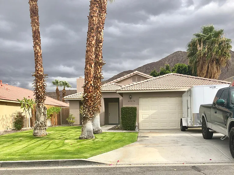 53370 Avenida Mendoza — Photo 1