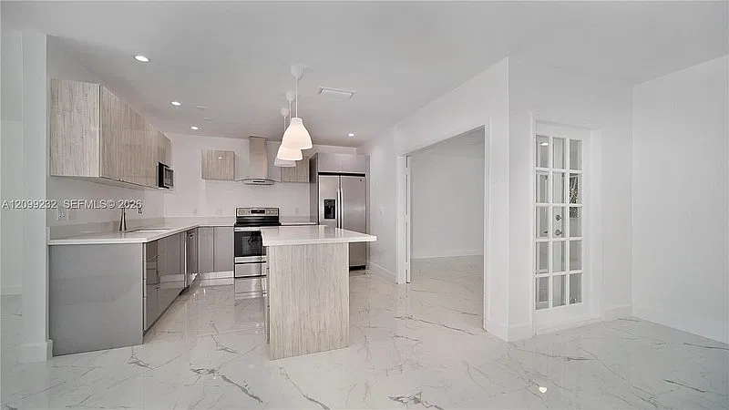 11690 SW 81st Rd Unit 11690 — Photo 2