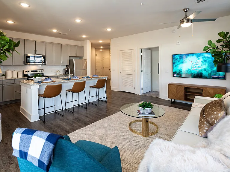 The Quincy Apartments — Photo 9