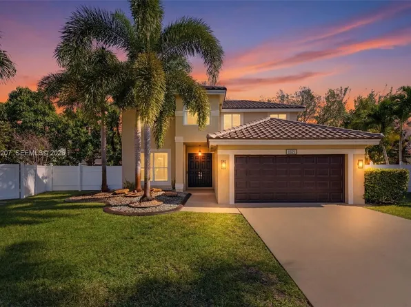 1521 NW 178th Ter, Pembroke Pines, FL 33029