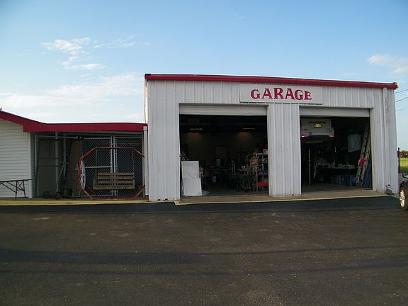 Two Bay Garage W/Lift
