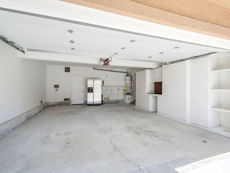 24351 Kings Vw — Photo 39