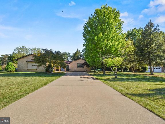 2nd image of 4014 Bonnie Brae Ct