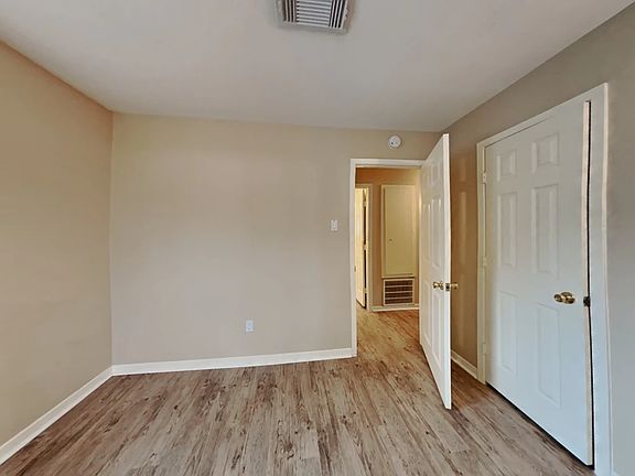 5th image of 5345 E Parkway Dr
