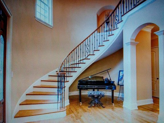 3rd image of 43 Crimson Oak Dr