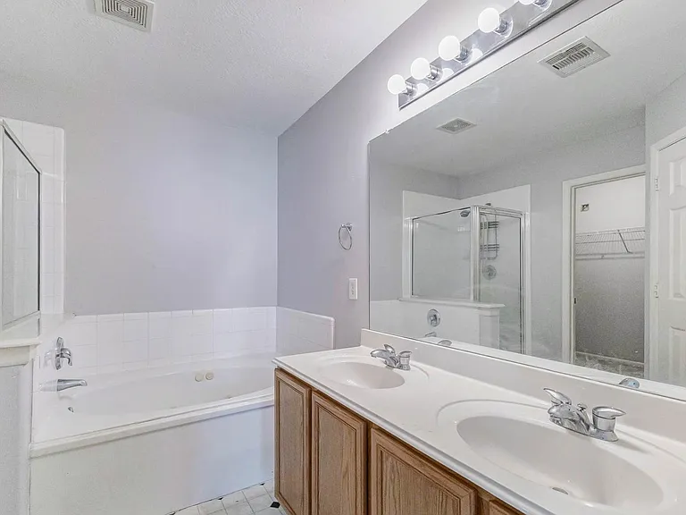 5923 Shining Leaf Ct — Photo 4