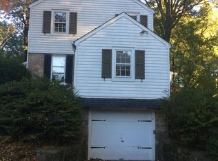 1012 Byberry Rd, Huntingdon Valley, PA 19006