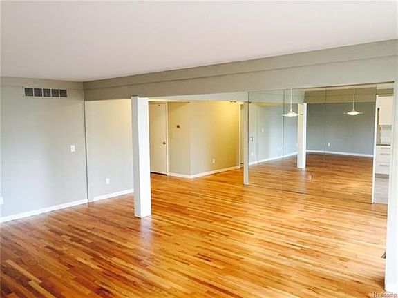 5th image of 22500 Saratoga St APT 101