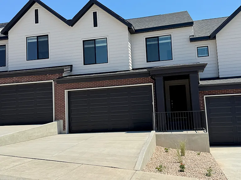 2-car garage, full driveway