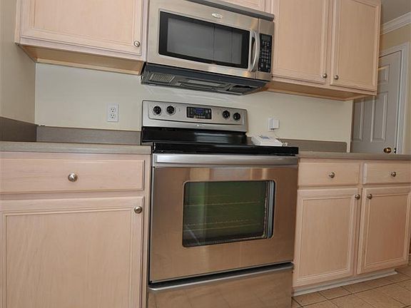 4th image of 10350 Vicksburg Ln