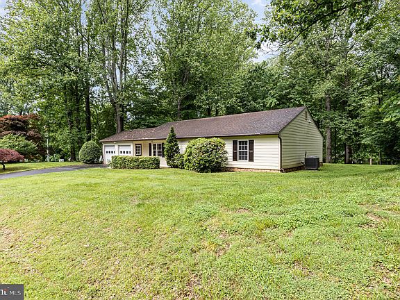 3rd image of 7378 Hilly Ln