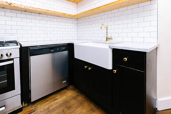 Rented by Nooklyn NYC LLC | media 11