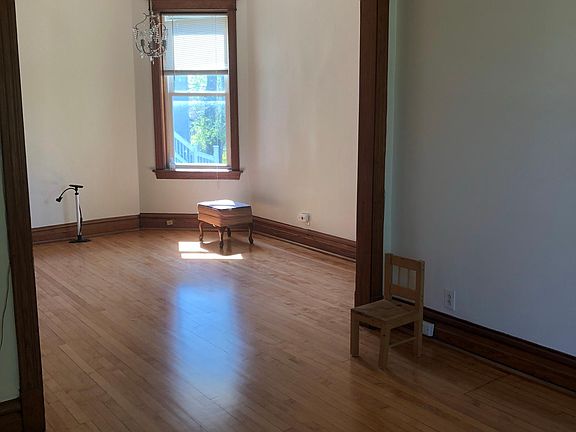 5th image of 3305 N Whipple St #1