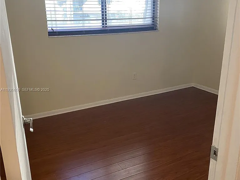8950 Collins Ave #7 — Photo 7