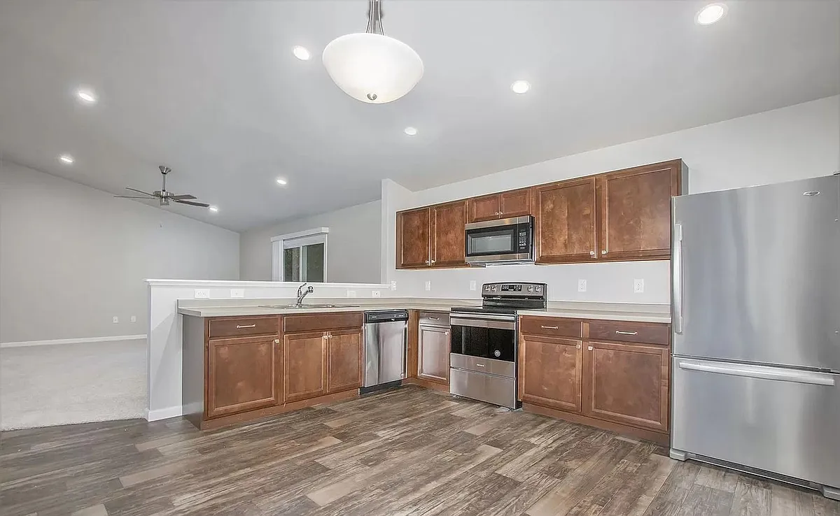 Building Photo - 2756 Plover Dr SE
