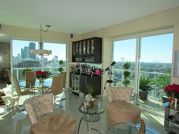 3rd image of 1900 N Bayshore Dr APT 2911