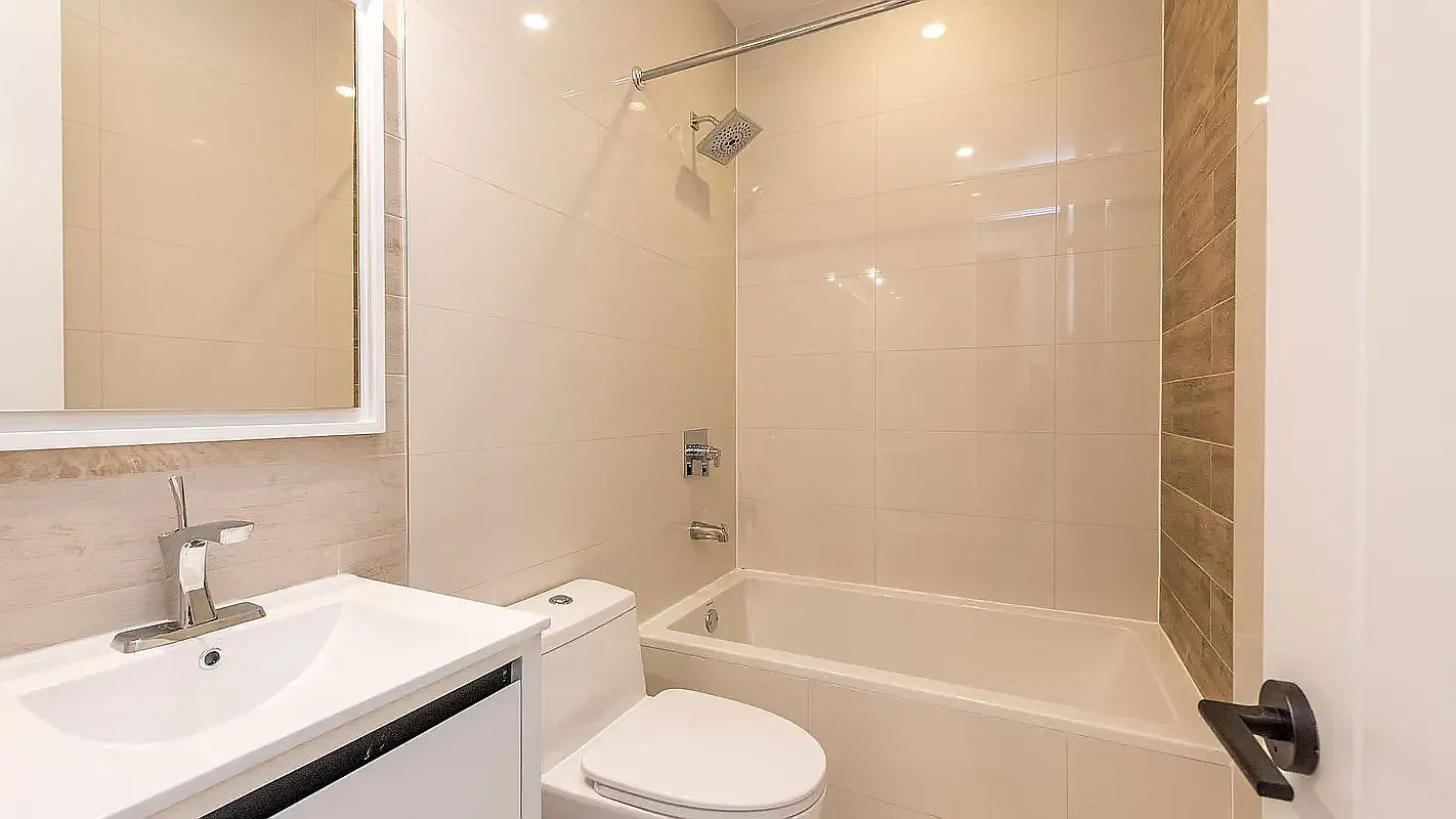 1180 Halsey Street — Photo 4