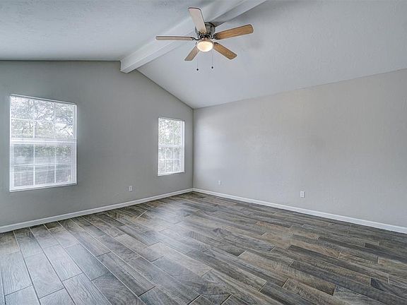 5th image of 2004 Lyndon Cir