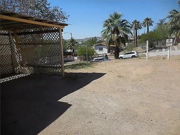 814 W Yandell Dr — Photo 22