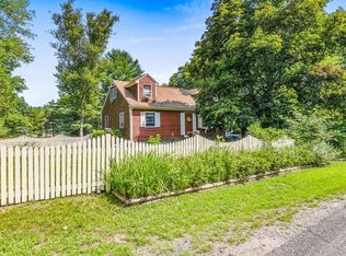 33 Rounseville Rd, Rochester, MA 02770
