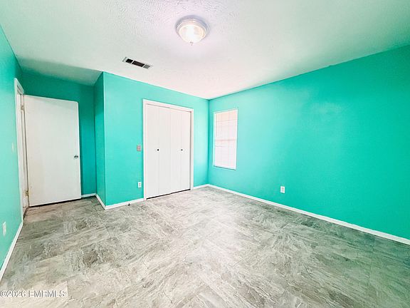 4th image of 9180 Hillcrest Dr