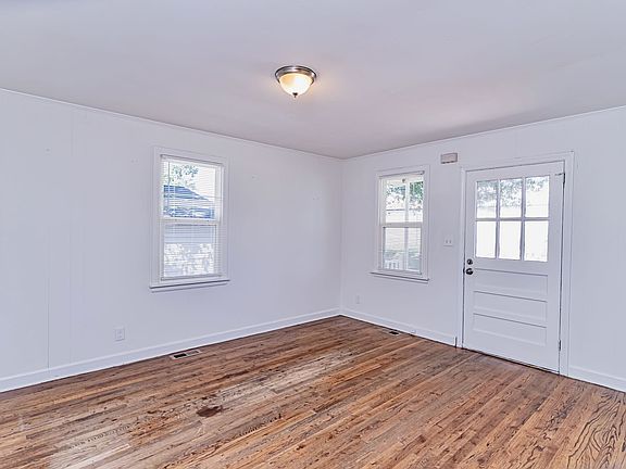 2nd image of 3 Saint Clair St