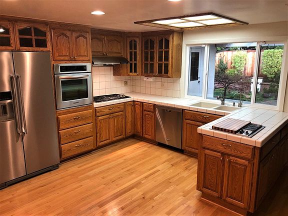 3rd image of 5586 Del Oro Dr