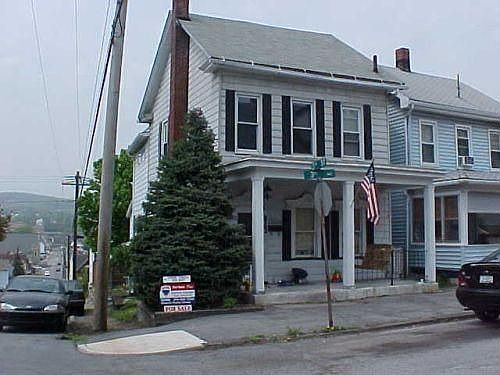 2nd image of 2122 3rd Ave