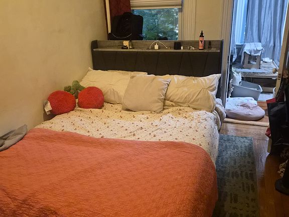 3rd image of 31 Stearns Rd #2