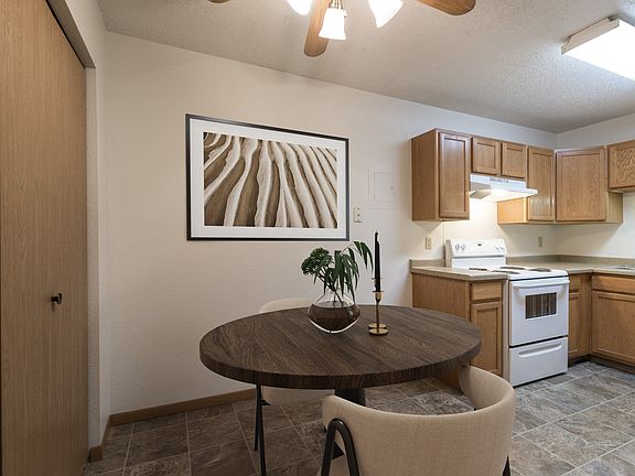 Bismarck, ND Belmont East Apartments | 2 BDRM | Dining