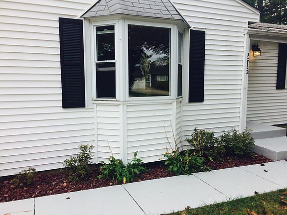 2nd image of 276 Owosso Ave