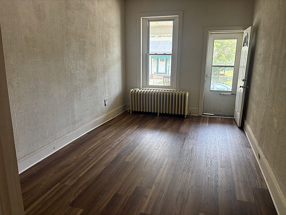 3rd image of 110 E Lehigh Ave #1