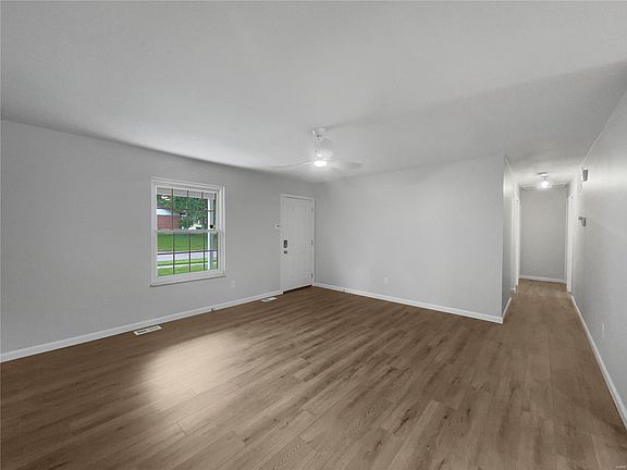4th image of 2416 Kingsford Dr