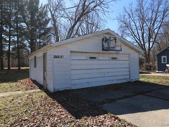 3rd image of 5184 E Mount Morris Rd