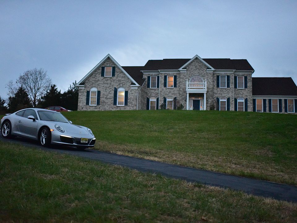 1st image of 15 Chapel Hill Ct