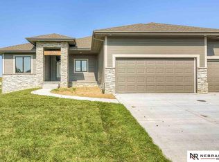 12240 Montauk Dr, Papillion, NE 68046