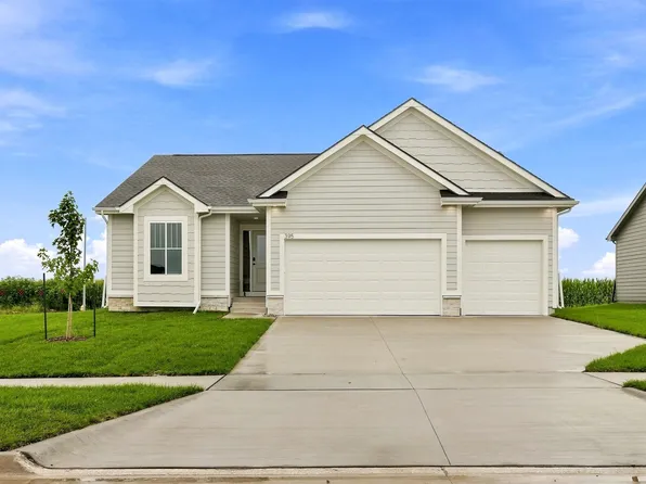 395 NW Ashley Ave, Waukee, IA 50263