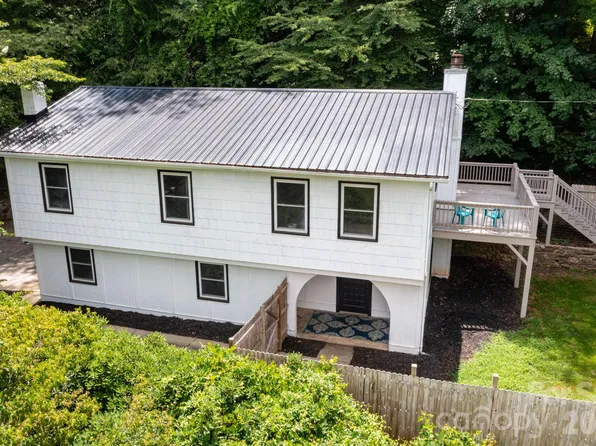 144 Pine Haven Dr, Clyde, NC 28721