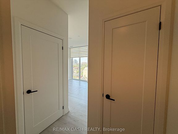 5th image of 280 Dundas St W #901
