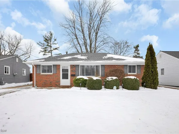 306 Gayle Dr, Sheffield Lake, OH 44054