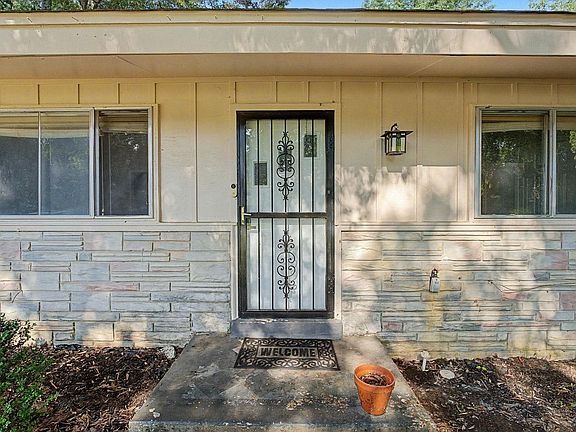 5th image of 2603 Elmore Park Rd