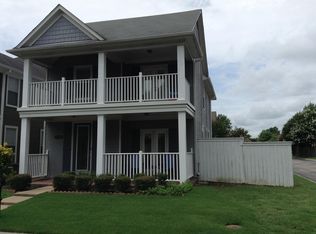 1255 Island Harbor Dr, Memphis, TN 38103